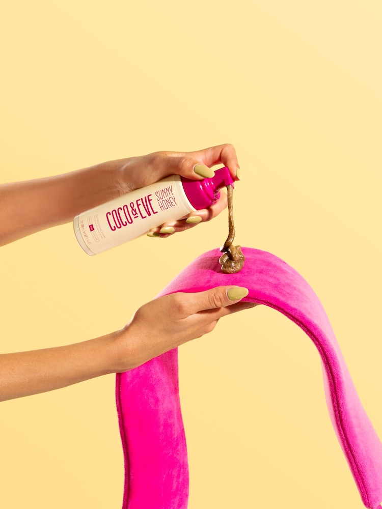 Coco & Eve Sunny Honey Back Tan Applicator - Image 4 of 4