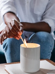 NEOM Black Pepper and Bergamot Scented Candle 320g - Image 5 of 5