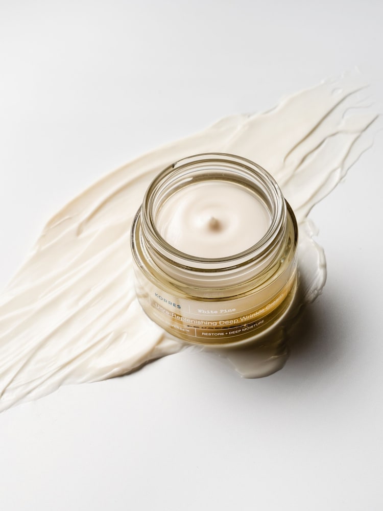 Korres White Pine MenoReverse Restorative Overnight Facial - Image 2 of 4