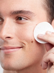 ELEMIS Dynamic Resurfacing Facial Pads 60 Pack - Image 4 of 6