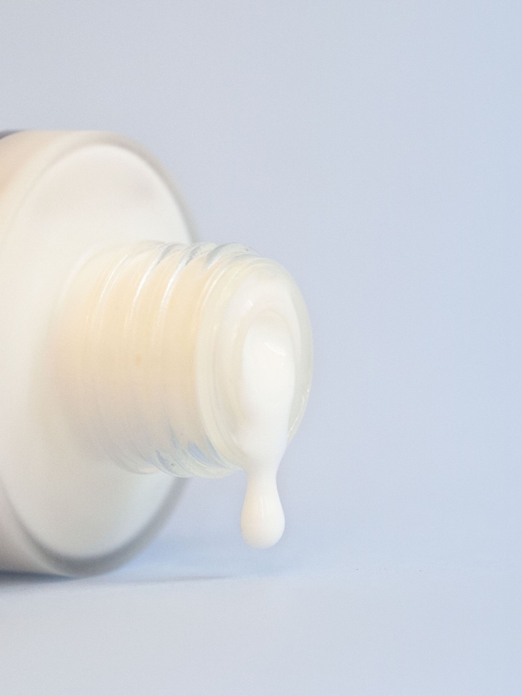 OSKIA Rest Day Cleansing Milk Comforting Facial Cleanser 150ml - Image 3 of 3