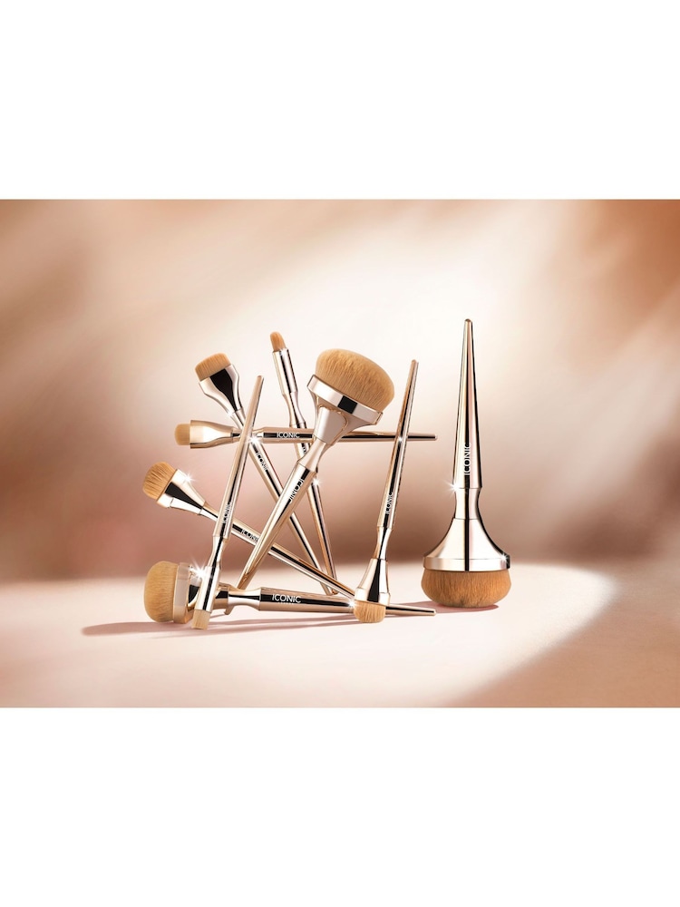 ICONIC London HD Blend Base Makeup Brush Set - Image 2 of 4