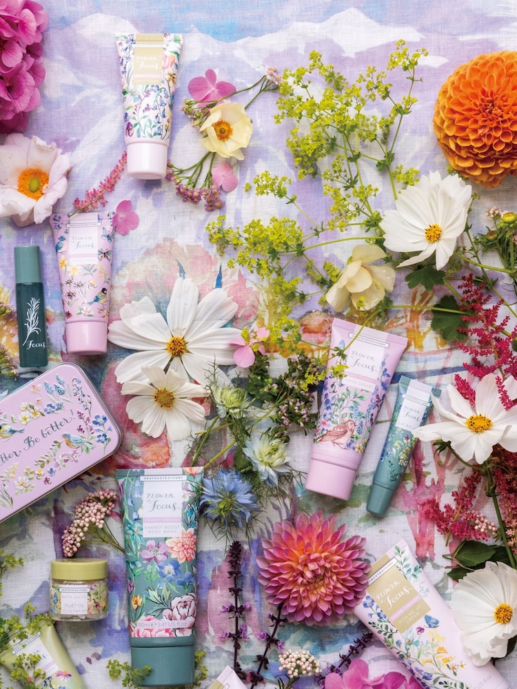 Heathcote & Ivory Flower Of Focus Power Through Top To Toe Kit - Image 3 of 3