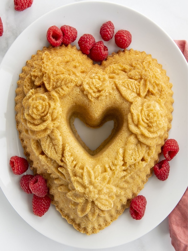 NORDICWARE Toffee Floral Heart Bouquet Pan - Image 2 of 4