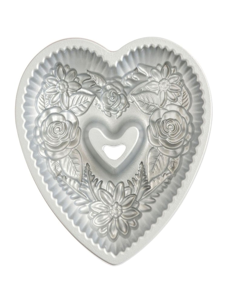 NORDICWARE Toffee Floral Heart Bouquet Pan - Image 4 of 4