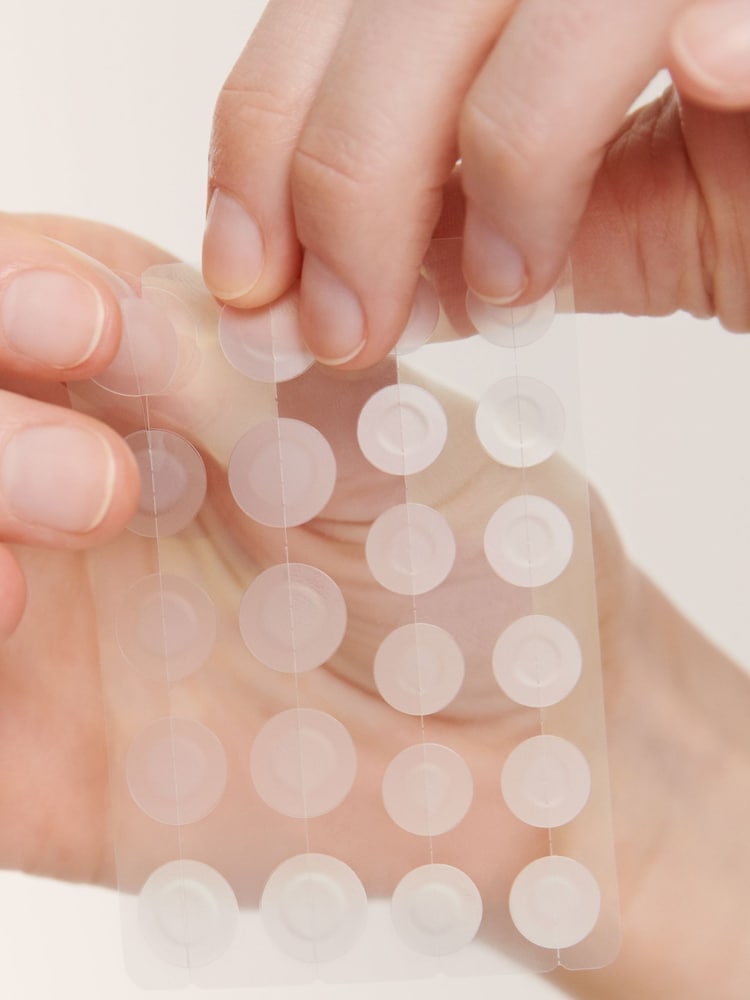 The INKEY List Hydrocolloid Pimple Patches 22pcs - Image 4 of 4