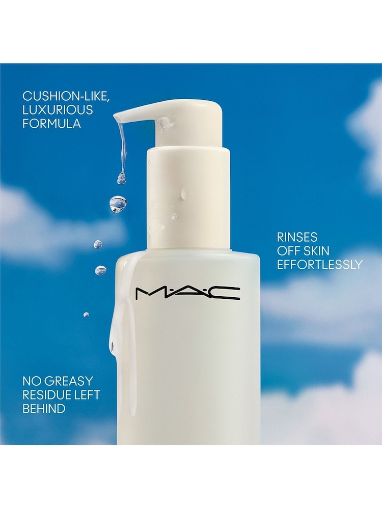 MAC Hyper Real Fresh Canvas Cleansing Oil 200ml - Image 2 of 5