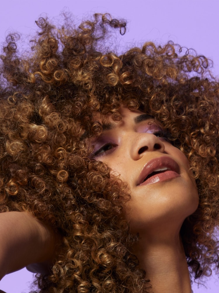 Bumble and bumble Curl Reactivator 250ml - Image 2 of 4