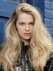 Bumble and bumble Thickening Dryspun Texture Spray 150ml - Image 4 of 5