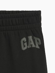 Czarny - Wciągane joggersy z logo Gap (4–13 lat) - Obraz 3 z 3