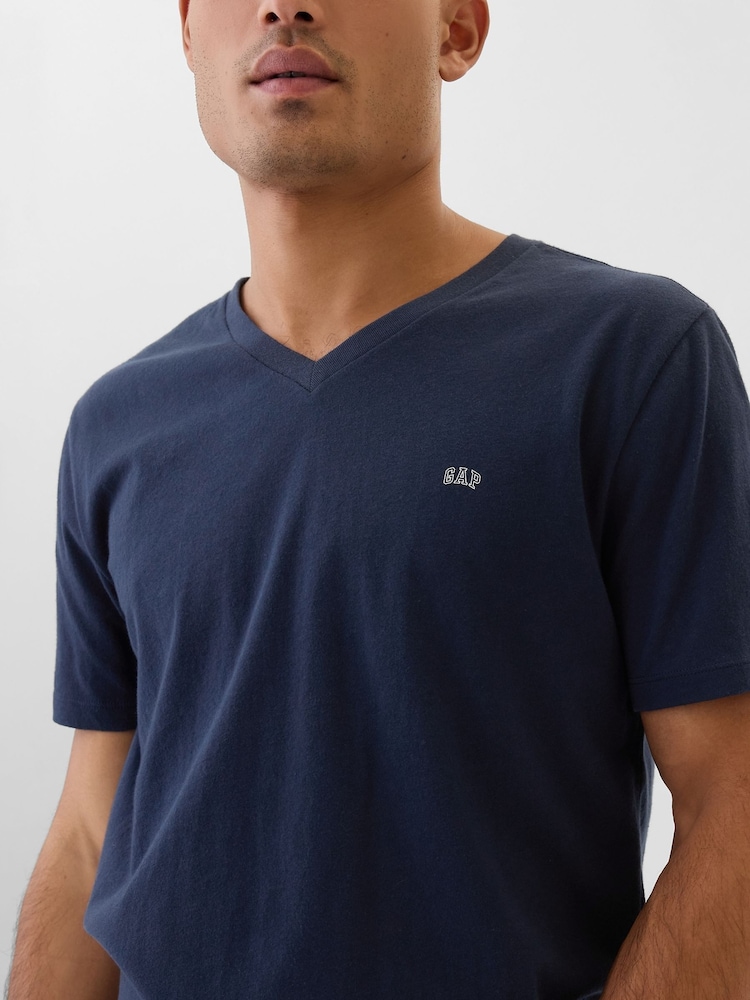 Gap Blue EverydaySoft Mini-Logo V-Neck T-Shirt - Image 4 of 4 Gap Blue EverydaySoft Mini-Logo V-Neck T-Shirt - Image 4 of 4