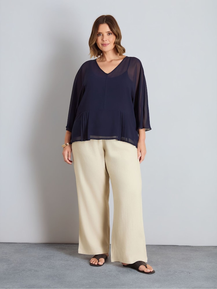 Live Unlimited Peplum V-Neck Overlay Blouse - Obraz 2 z 4