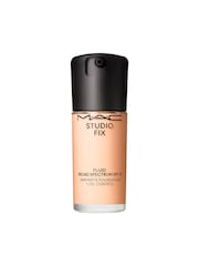 MAC Studio Fix Fluid Broad Spectrum Foundation SPF15 30ml - Image 1 of 5