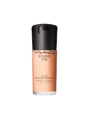MAC Studio Fix Fluid Broad Spectrum Foundation SPF15 30ml - Image 1 of 5