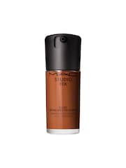 MAC Studio Fix Fluid Broad Spectrum Foundation SPF15 30ml - Image 1 of 1