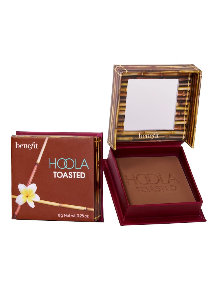 Benefit Hoola Matte Powder Bronzer - Image 1 of 5 Benefit Hoola Matte Powder Bronzer - Image 1 of 5