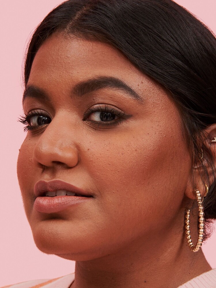 Benefit Hoola Matte Powder Bronzer - Image 5 of 5 Benefit Hoola Matte Powder Bronzer - Image 5 of 5