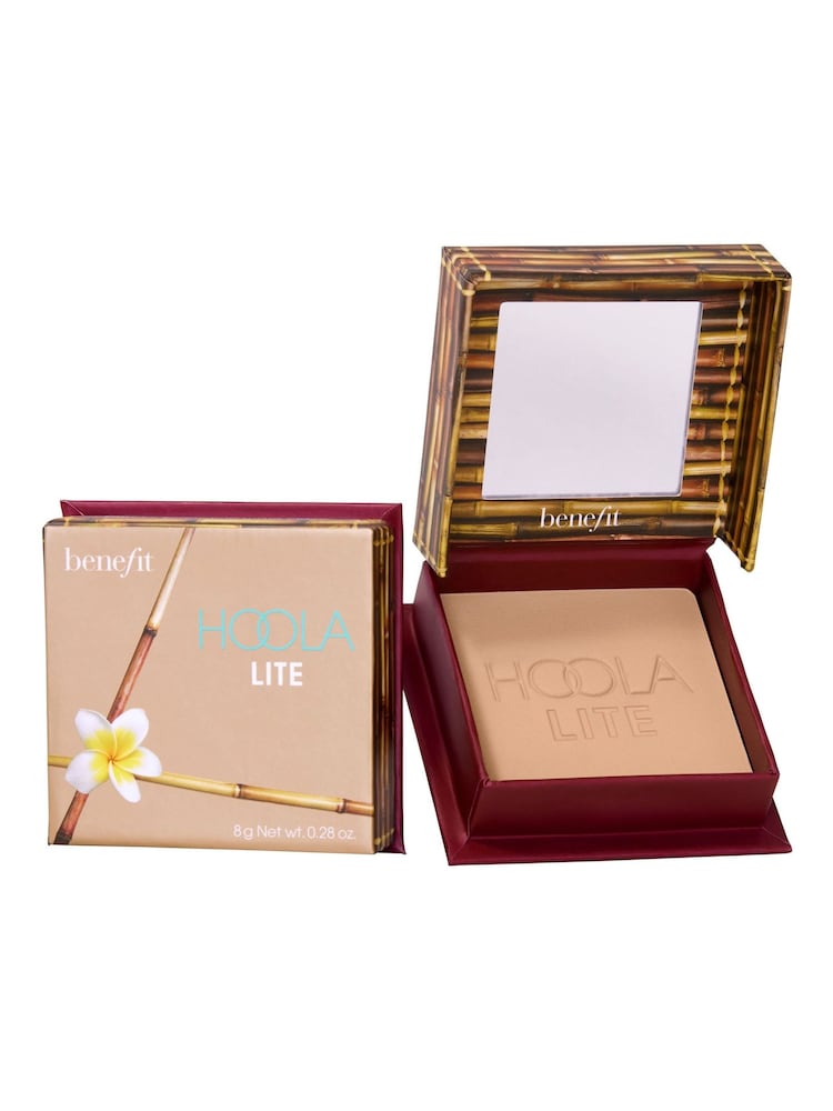 Benefit Hoola Matte Powder Bronzer - Image 1 of 5 Benefit Hoola Matte Powder Bronzer - Image 1 of 5