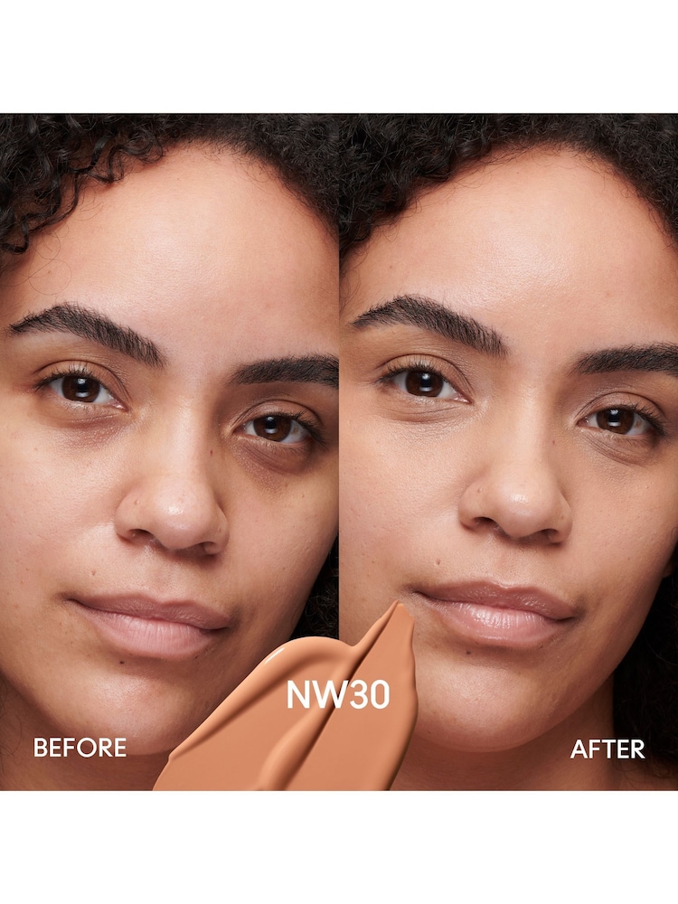 MAC Studio Radiance 24Hr Luminous Lift Concealer - Image 2 of 5 MAC Studio Radiance 24Hr Luminous Lift Concealer - Image 2 of 5