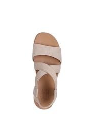 صندل بكعب منخفض تشكيلة Desert Kiss من Skechers - صورة 3 من 3