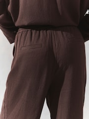 Brun - Pantalon large texturé froissé - Image 5 of 8