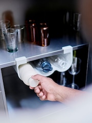 Joseph Joseph CupboardStore™ сөре астындағы қайта пайдалануға болатын бөтелкелерді сақтау орны - 6суретінің 2 суреті