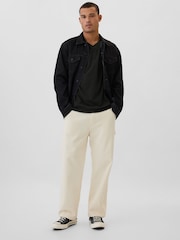 Gap Black EverydaySoft Mini-Logo V-Neck T-Shirt - Image 3 of 4