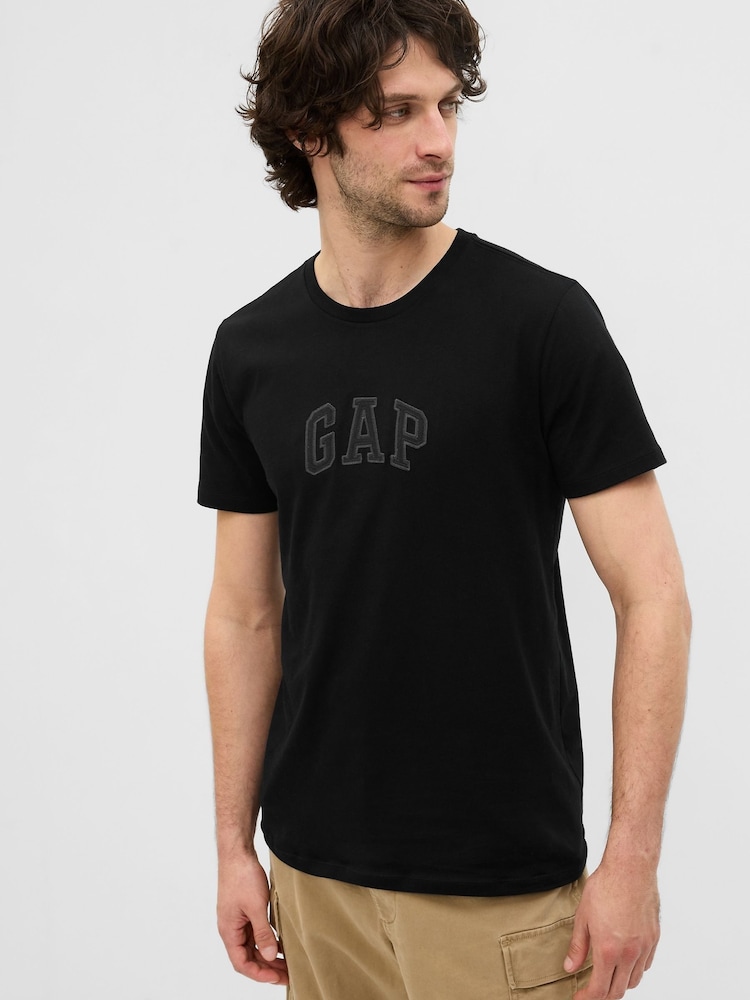 Schwarz - Gap T-Shirt mit Logo - Bild 1 von 2 Schwarz - Gap T-Shirt mit Logo - Bild 1 von 2