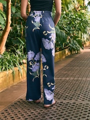 Темно-синий с цветочным узором - Kew Gardens Wide Leg Trousers with Linen - Image 3 of 4