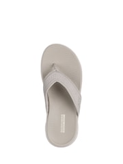 رمادي - صندل مرن من تشكيلة Go Walk من Skechers - صورة 4 من 4