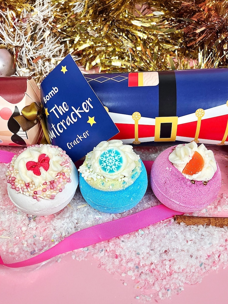 Bomb Cosmetics Nutcracker Bath And Body Cracker - Image 4 of 4