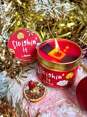 Bomb Cosmetics Sleighing It Candle - Image 1 of 3