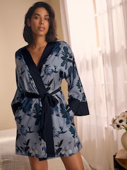 В синий цветочек - Синий атласный халат с цветочным принтом B by Ted Baker - Image 1 of 5