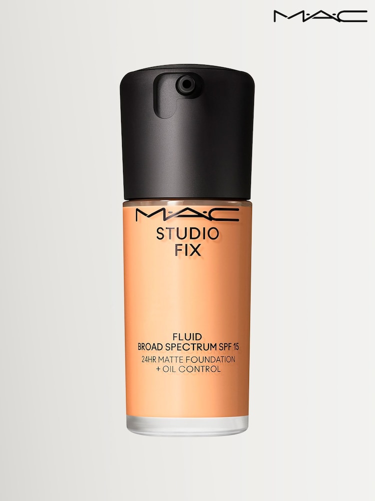 MAC Studio Fix Fluid Broad Spectrum Foundation SPF15 30ml - Image 8 of 8 MAC Studio Fix Fluid Broad Spectrum Foundation SPF15 30ml - Image 8 of 8