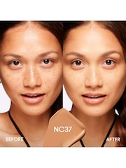 MAC Studio Fix Fluid Broad Spectrum Foundation SPF15 30ml - Image 3 of 5