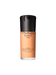 MAC Studio Fix Fluid Broad Spectrum Foundation SPF15 30ml - Image 1 of 5