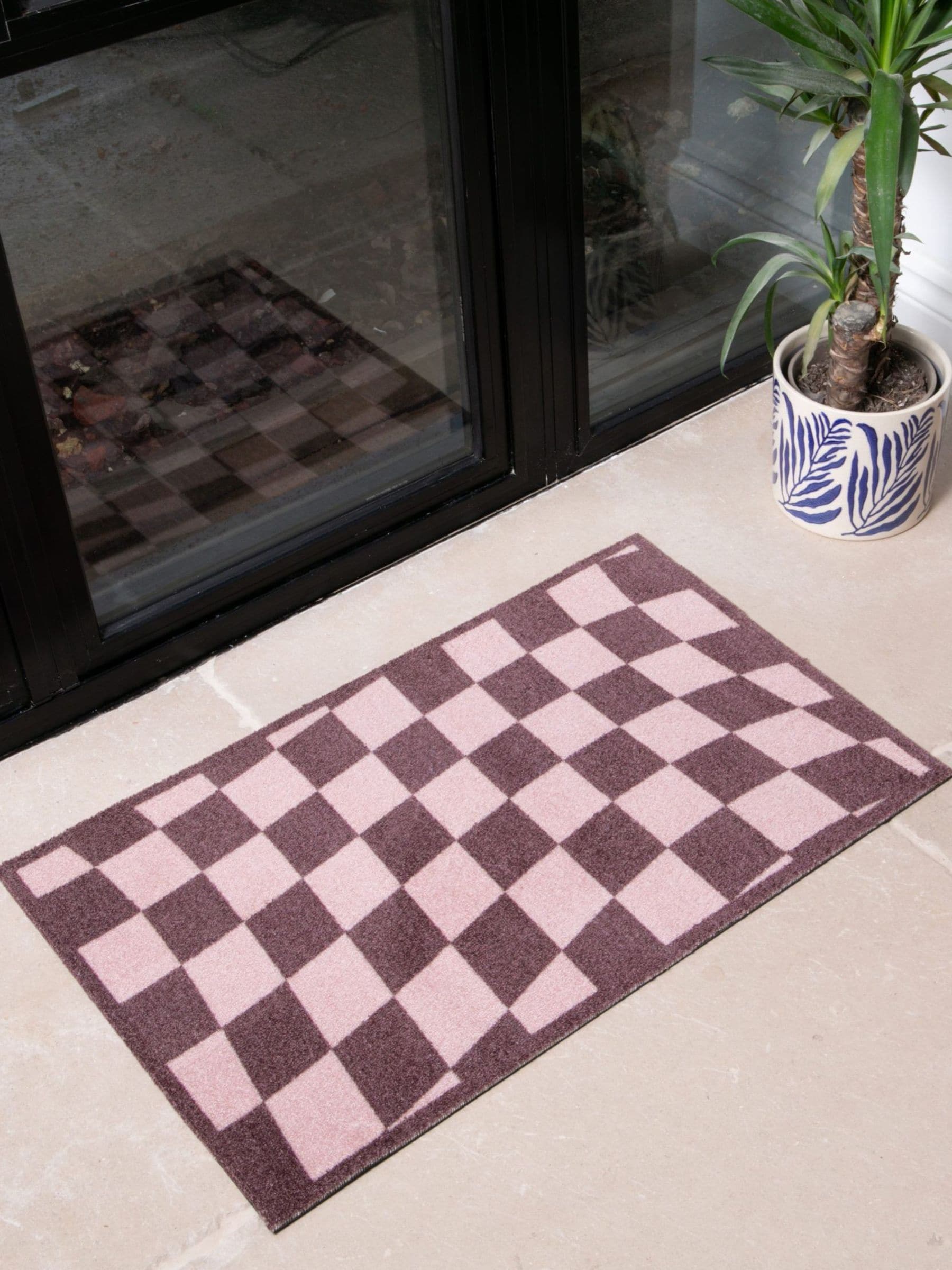 Artsy Mats Unisex Brown Wavey Checkerboard Indoor Washable Doormat In | Size: 50 Cm X 80 Cm - Image 2