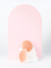 Brush Works Reusable Silicone Nipple Covers - Image 3 of 4