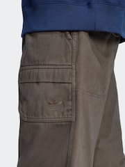 adidas Originals Khaki Green Premium Essentials Washed Workwear Cargo Joggers - Image 4 of 6