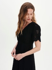 Finery Quinn Embroidered Cotton Midi Dress - Obraz 3 z 4