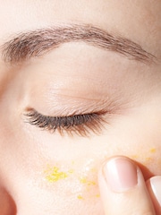 L'OCCITANE Overnight Immortelle Reset Eye Serum 15ml - Image 4 of 5