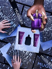 Mugler Alien Eau de Parfum 30ml Gift Set - Image 2 of 5