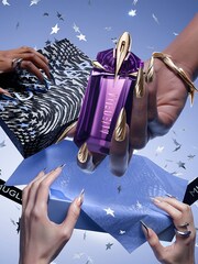Mugler Alien Eau de Parfum 30ml Gift Set - Image 4 of 5
