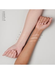MAC Studio Radiance Serum Powered Foundation - Image 4 of 6
