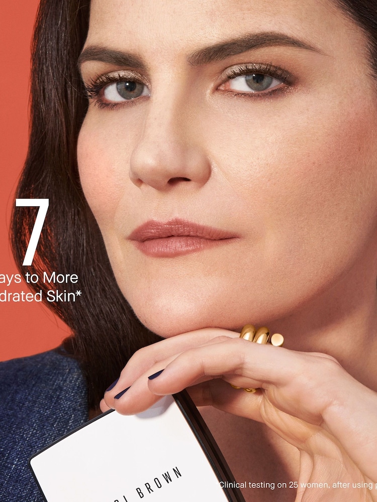 Bobbi Brown Vitamin Enriched Pressed Powder - Image 5 of 5