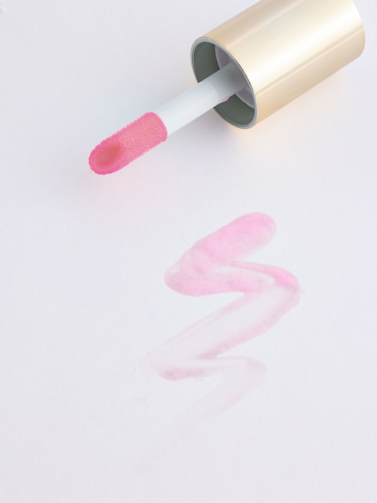 The Ultimate Glossy Lip Oil - Image 3 of 3