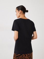 Negro - Hush Hari Scoop Neck Slub T-Shirt - Imagen 2 de 3