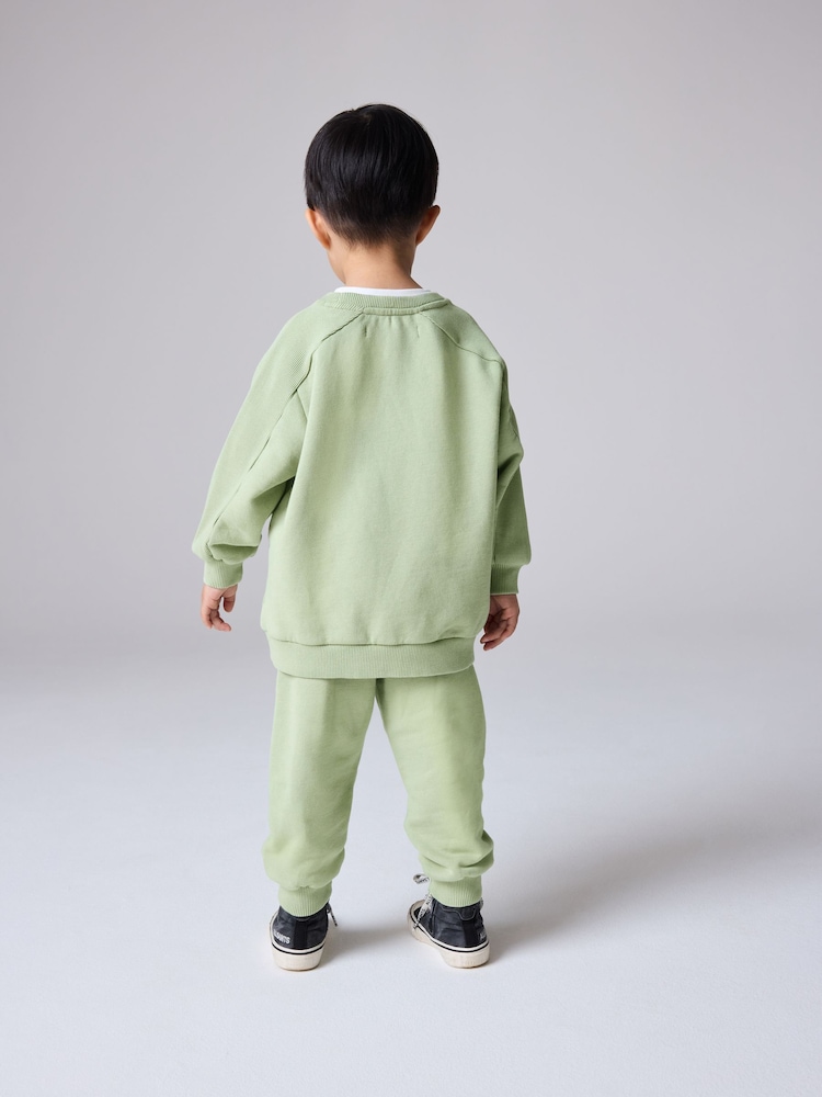 smALLSAINTS Green Younger Boys Oversized Logo 100% Cotton Sweatshirt and Joggers Set - Image 2 of 11
