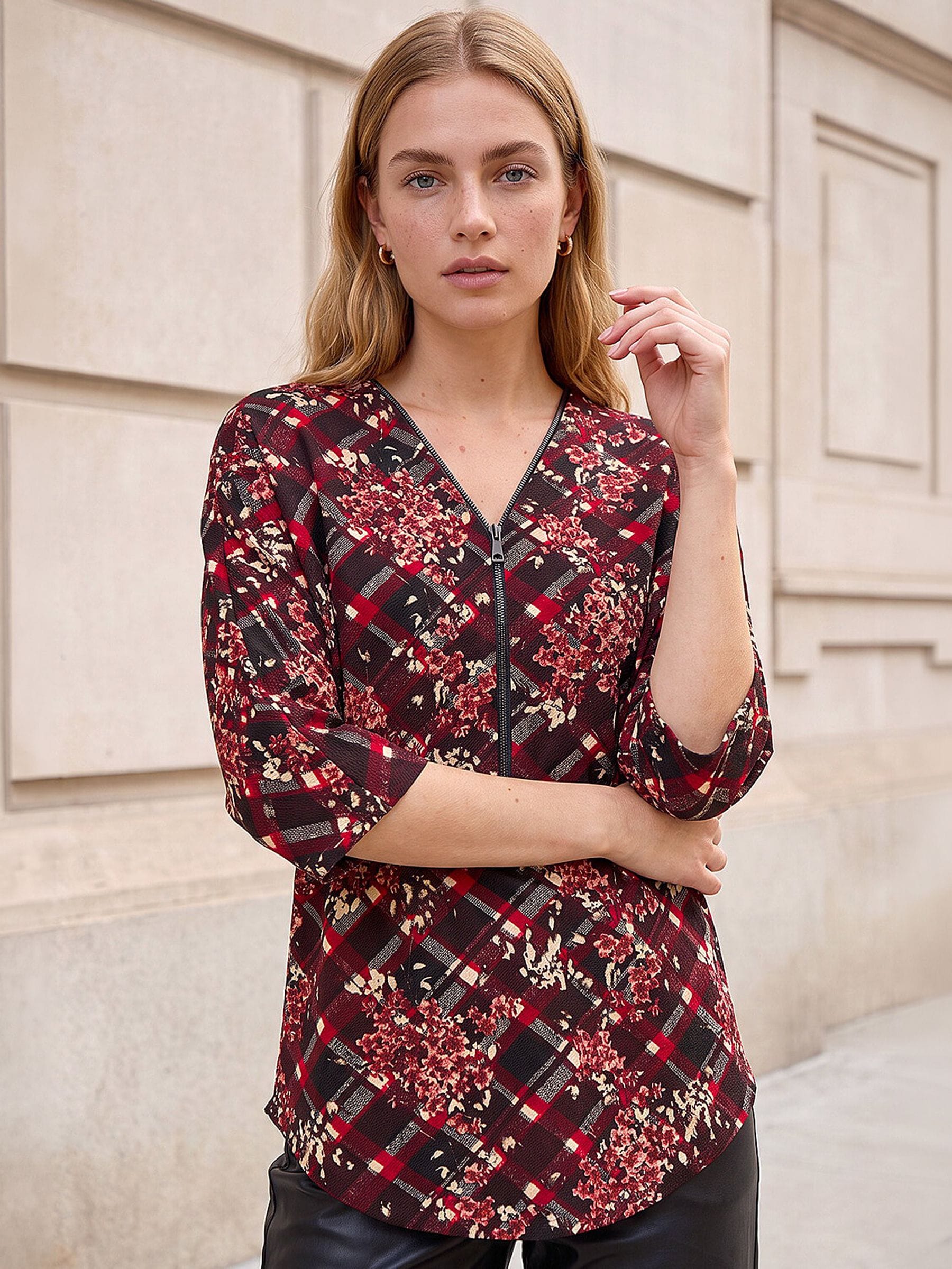 Roman Women's Red Textu Floral Print Stretch Top - Image 1