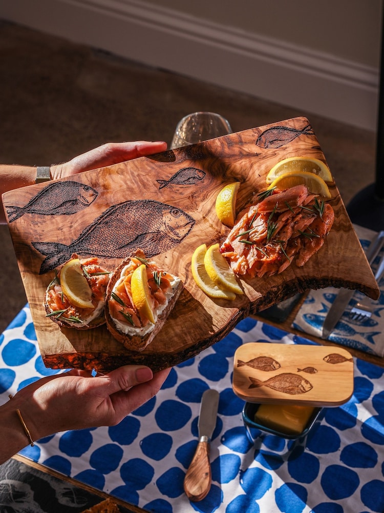 The Just Slate Company Olive Wood Rectangular Chopping Board - Fish Repeat - Image 1 of 2
